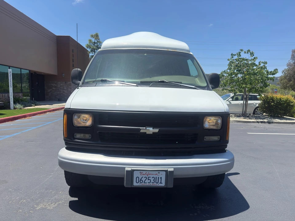 2001 Chevrolet Express - Image 5 of 31