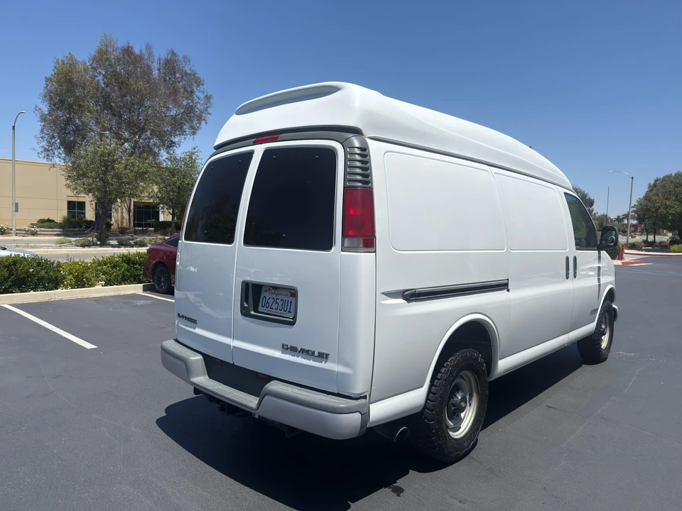 2001 Chevrolet Express - Image 17 of 31