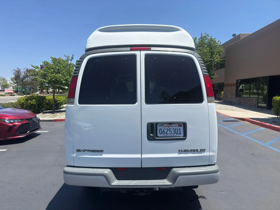 2001 Chevrolet Express - Image 15 of 31