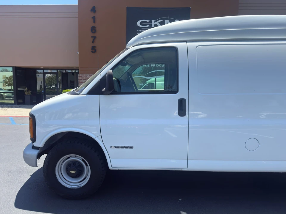 2001 Chevrolet Express - Image 20 of 31