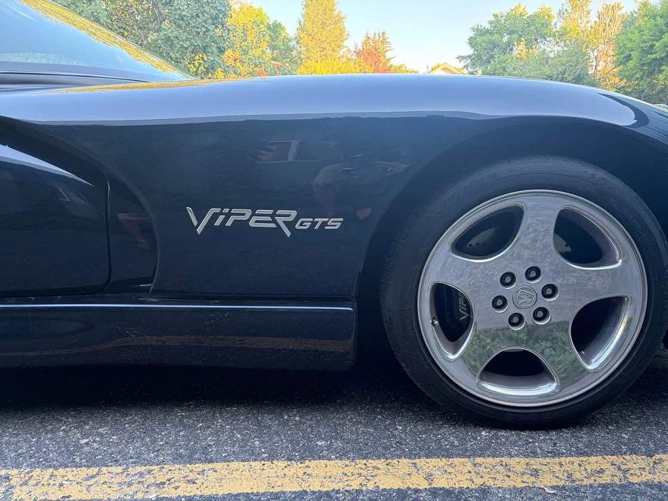2001 Dodge Viper GTS 2nd Gen - Image 18 of 31