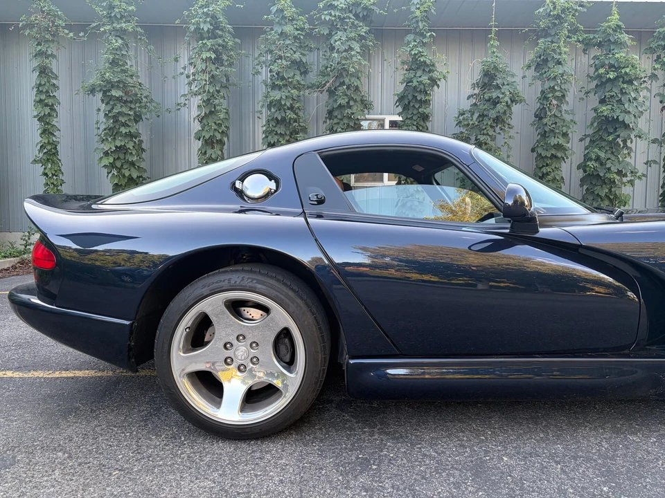 2001 Dodge Viper GTS 2nd Gen - Image 14 of 31