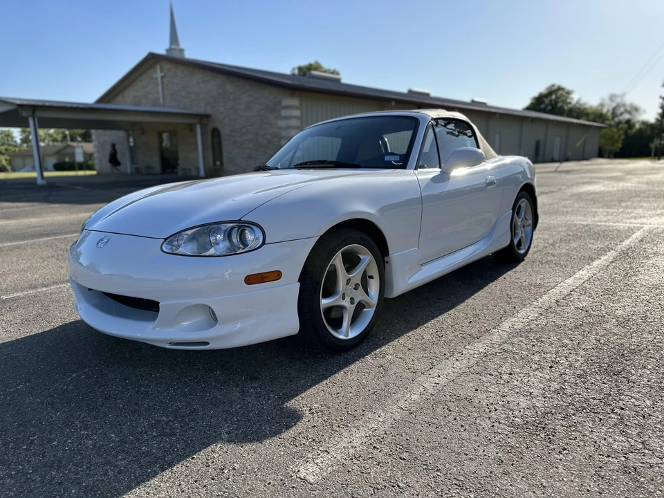 2001 Mazda NB MX-5 Miata - Image 2 of 31