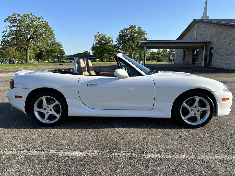 2001 Mazda NB MX-5 Miata - Image 15 of 31