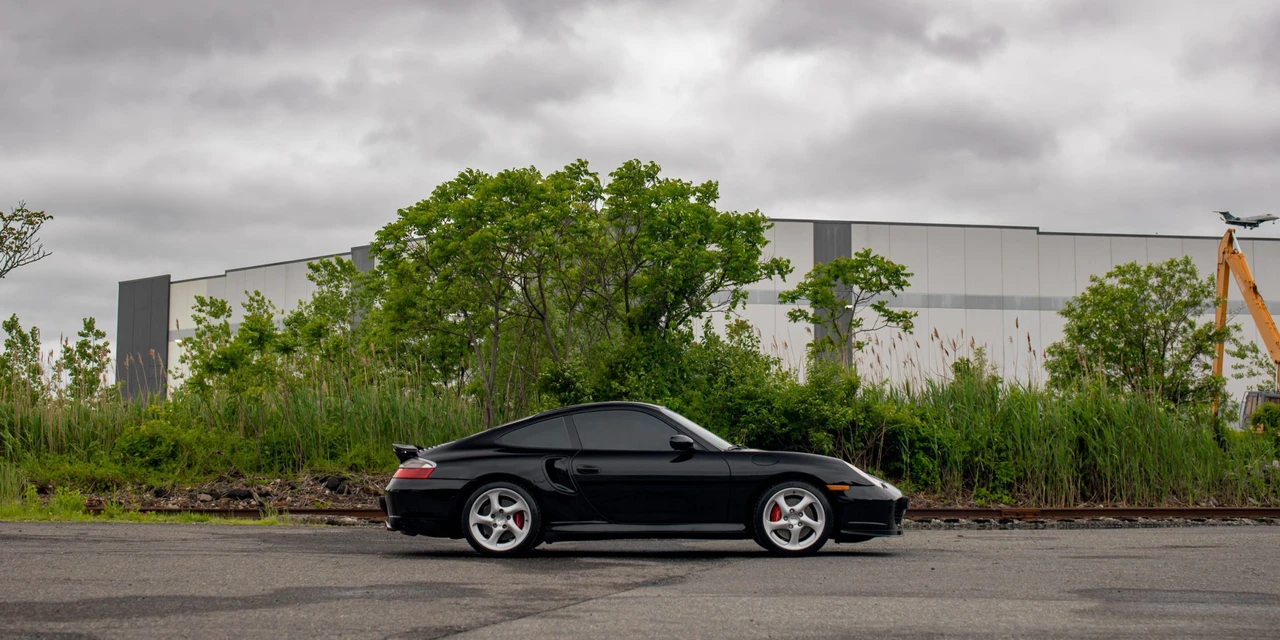 2001 Porsche 996 Turbo - Image 28 of 31
