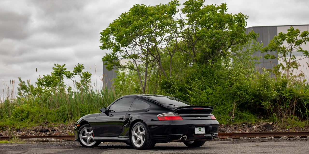 2001 Porsche 996 Turbo - Image 16 of 31