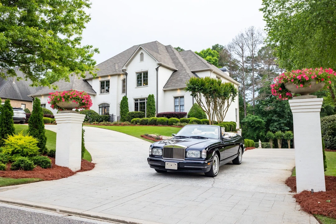 2001 Rolls-Royce Corniche Series V - Image 2 of 31