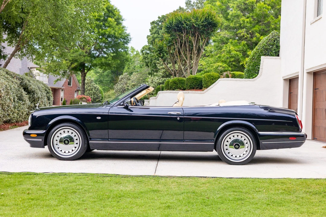 2001 Rolls-Royce Corniche Series V - Image 13 of 31