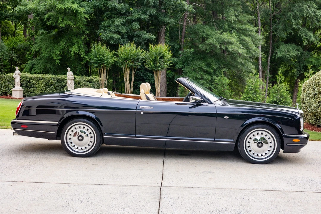 2001 Rolls-Royce Corniche Series V - Image 9 of 31