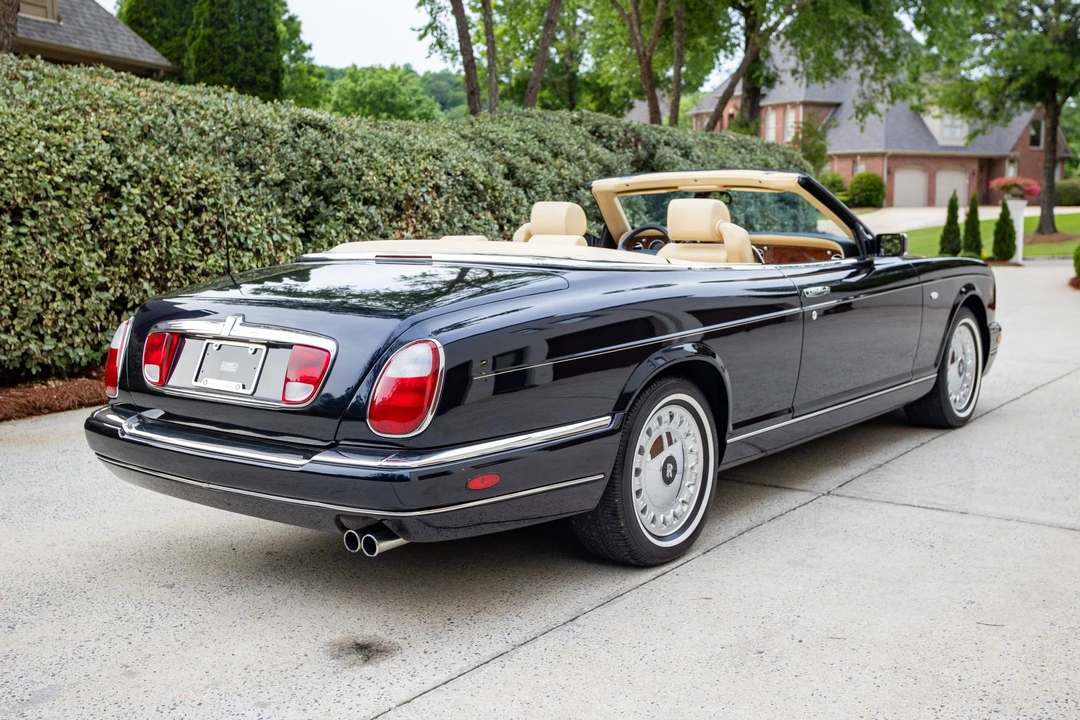2001 Rolls-Royce Corniche Series V - Image 10 of 31