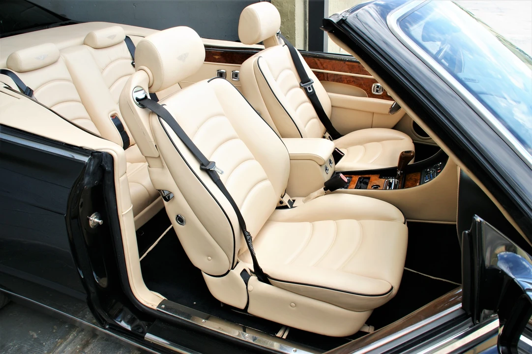 2002 Bentley Azure 1st Gen - Image 18 of 31