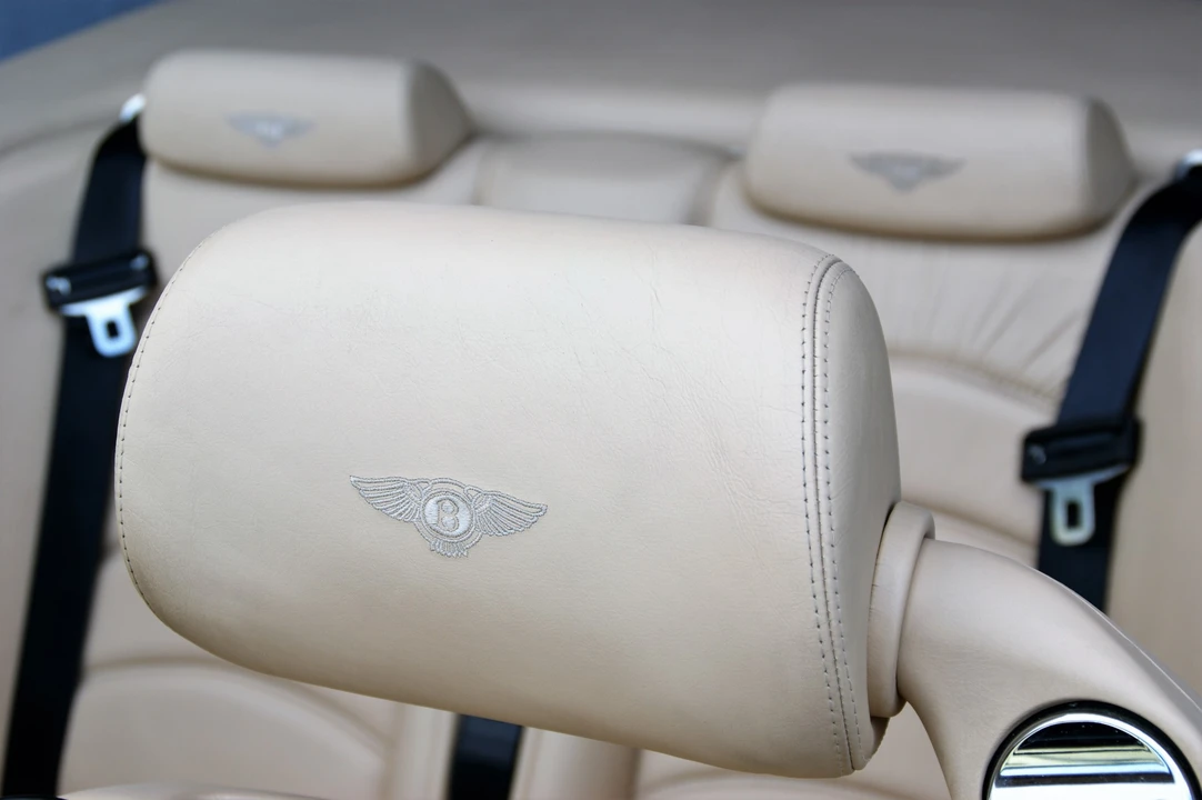 2002 Bentley Azure 1st Gen - Image 19 of 31