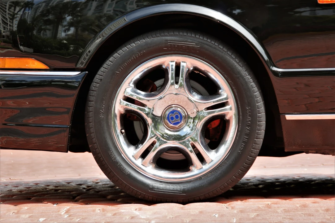 2002 Bentley Azure 1st Gen - Image 16 of 31