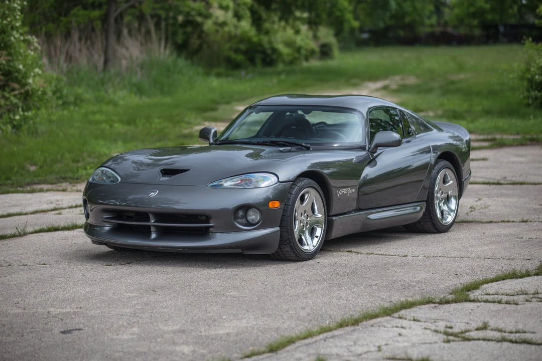 2002 Dodge Viper GTS 2nd Gen - Image 2 of 31