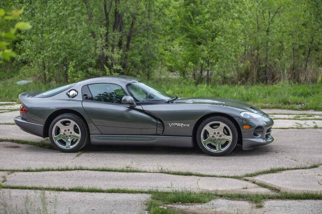 2002 Dodge Viper GTS 2nd Gen - Image 10 of 31