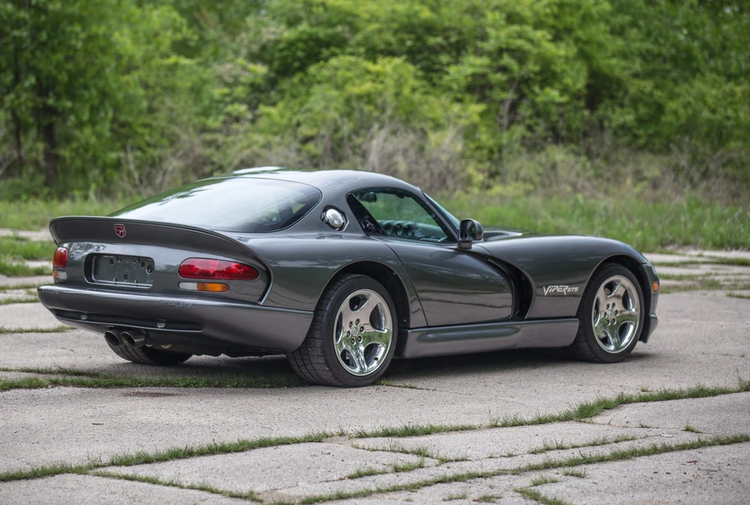 2002 Dodge Viper GTS 2nd Gen - Image 9 of 31