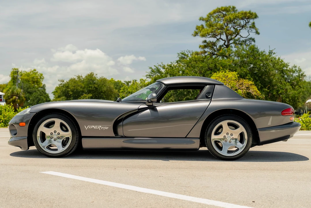 2002 Dodge Viper 2nd Gen - Image 15 of 31