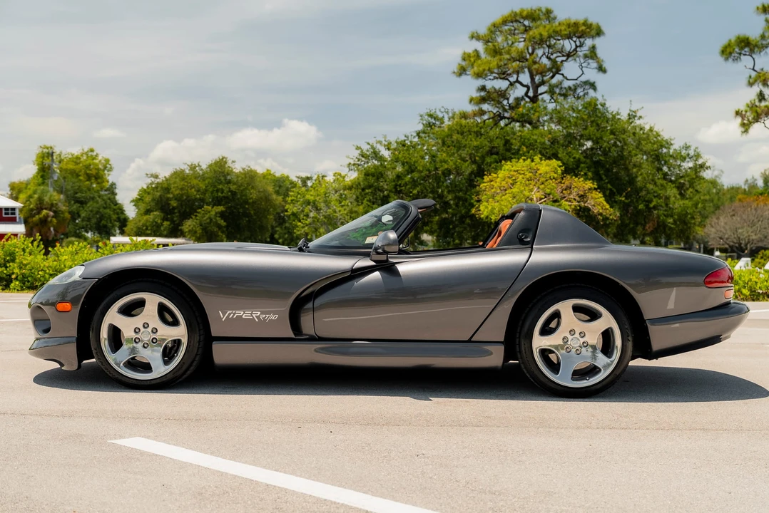 2002 Dodge Viper 2nd Gen - Image 16 of 31