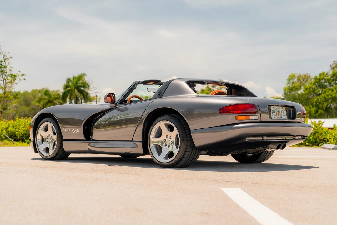 2002 Dodge Viper 2nd Gen - Image 14 of 31