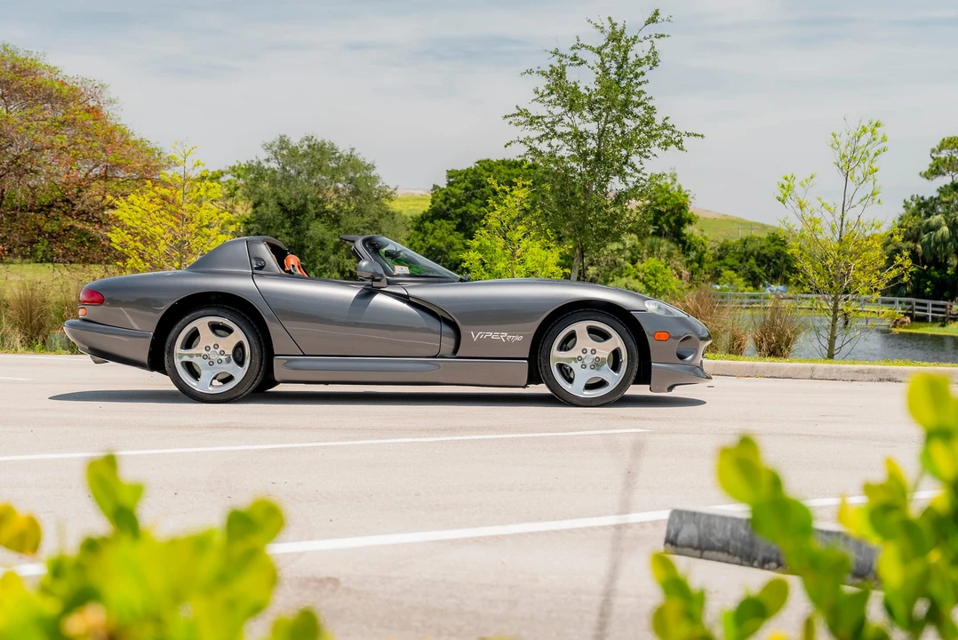 2002 Dodge Viper 2nd Gen - Image 9 of 31