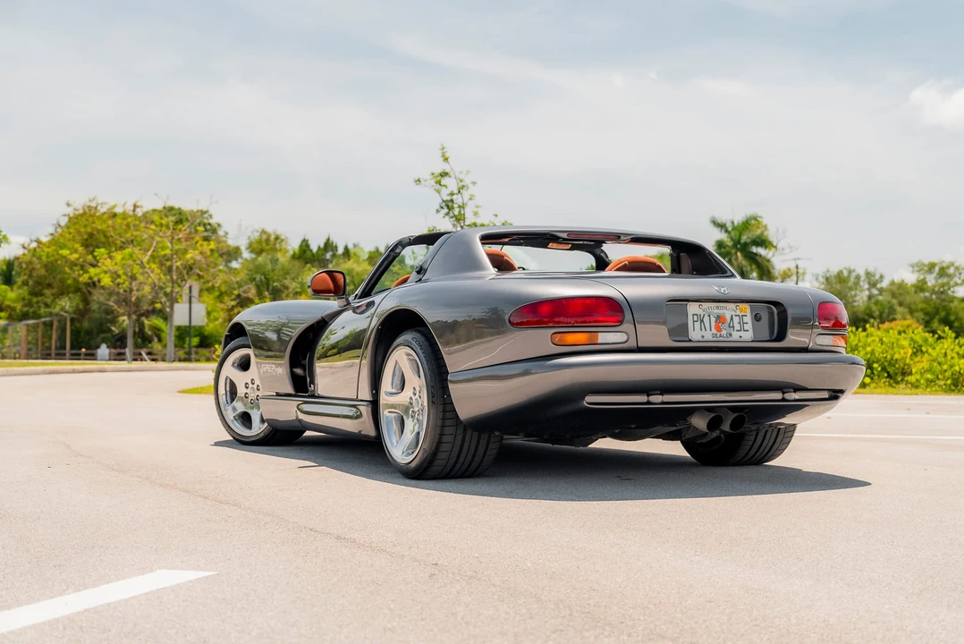 2002 Dodge Viper 2nd Gen - Image 13 of 31