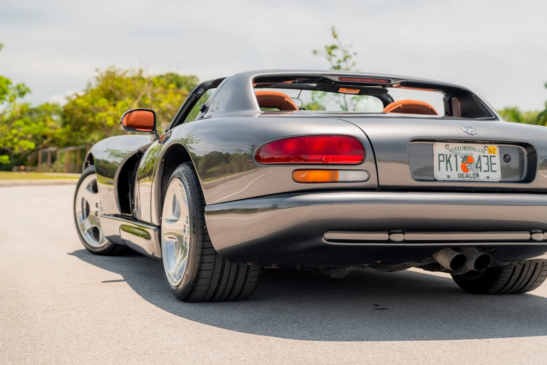 2002 Dodge Viper 2nd Gen - Image 19 of 31
