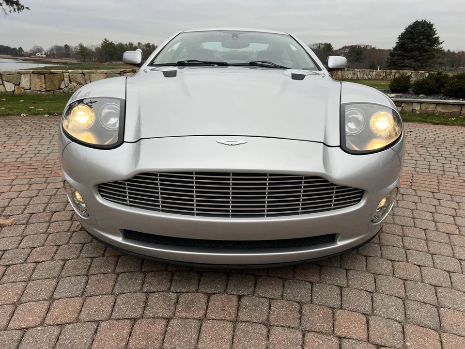 2003 Aston Martin Vanquish 1st Gen - Image 11 of 31