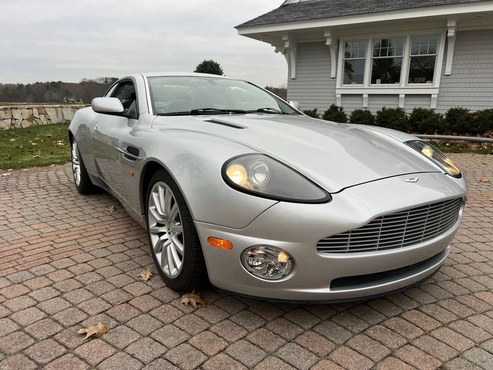 2003 Aston Martin Vanquish 1st Gen - Image 12 of 31