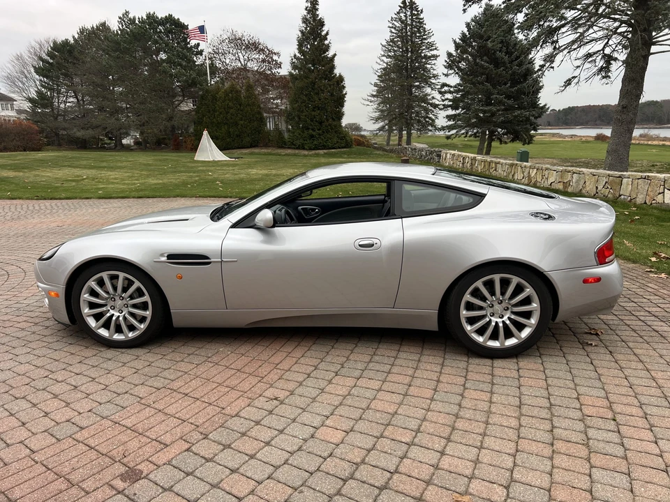 2003 Aston Martin Vanquish 1st Gen - Image 9 of 31
