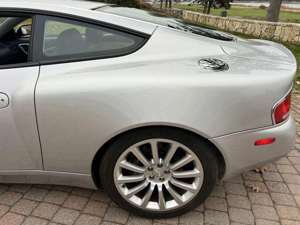 2003 Aston Martin Vanquish 1st Gen - Image 16 of 31