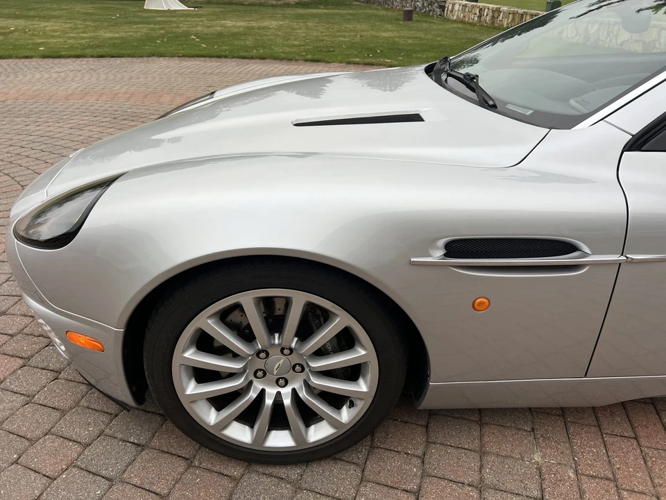 2003 Aston Martin Vanquish 1st Gen - Image 18 of 31