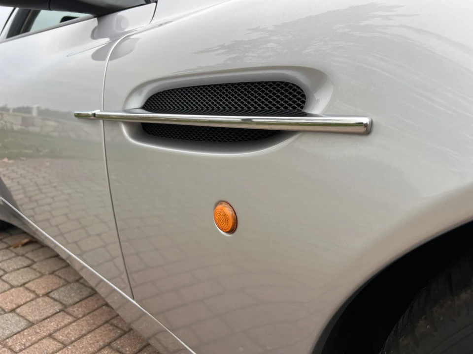 2003 Aston Martin Vanquish 1st Gen - Image 30 of 31