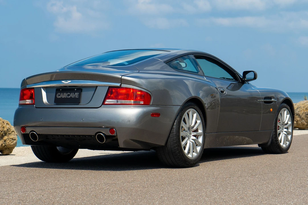 2003 Aston Martin Vanquish 1st Gen - Image 16 of 31