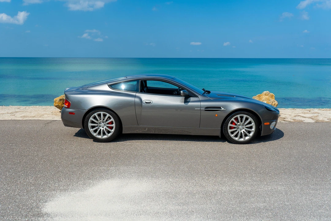 2003 Aston Martin Vanquish 1st Gen - Image 22 of 31