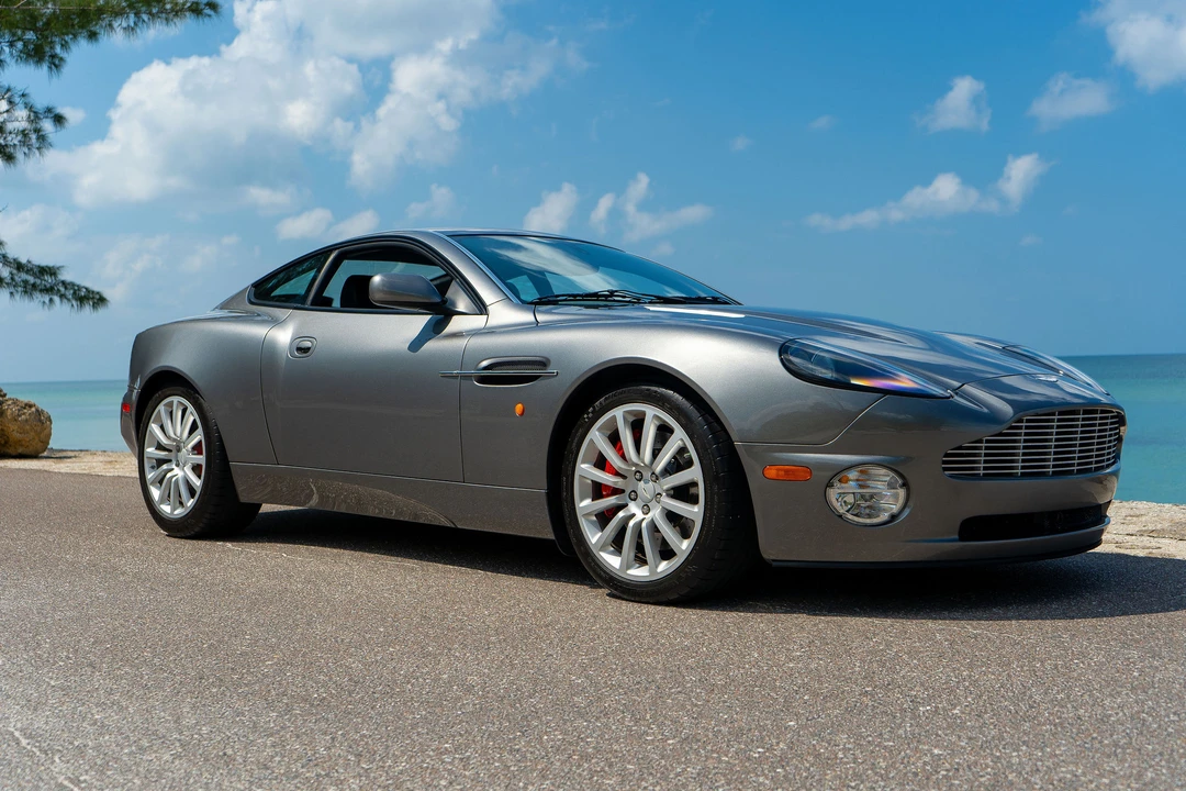 2003 Aston Martin Vanquish 1st Gen - Image 27 of 31
