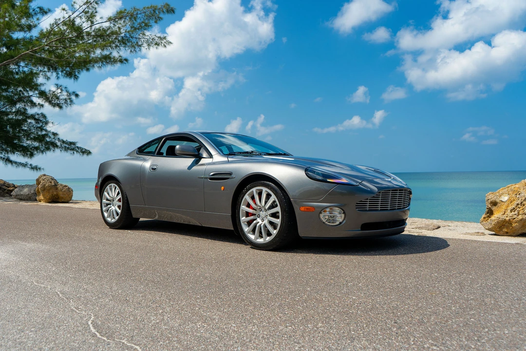 2003 Aston Martin Vanquish 1st Gen - Image 26 of 31