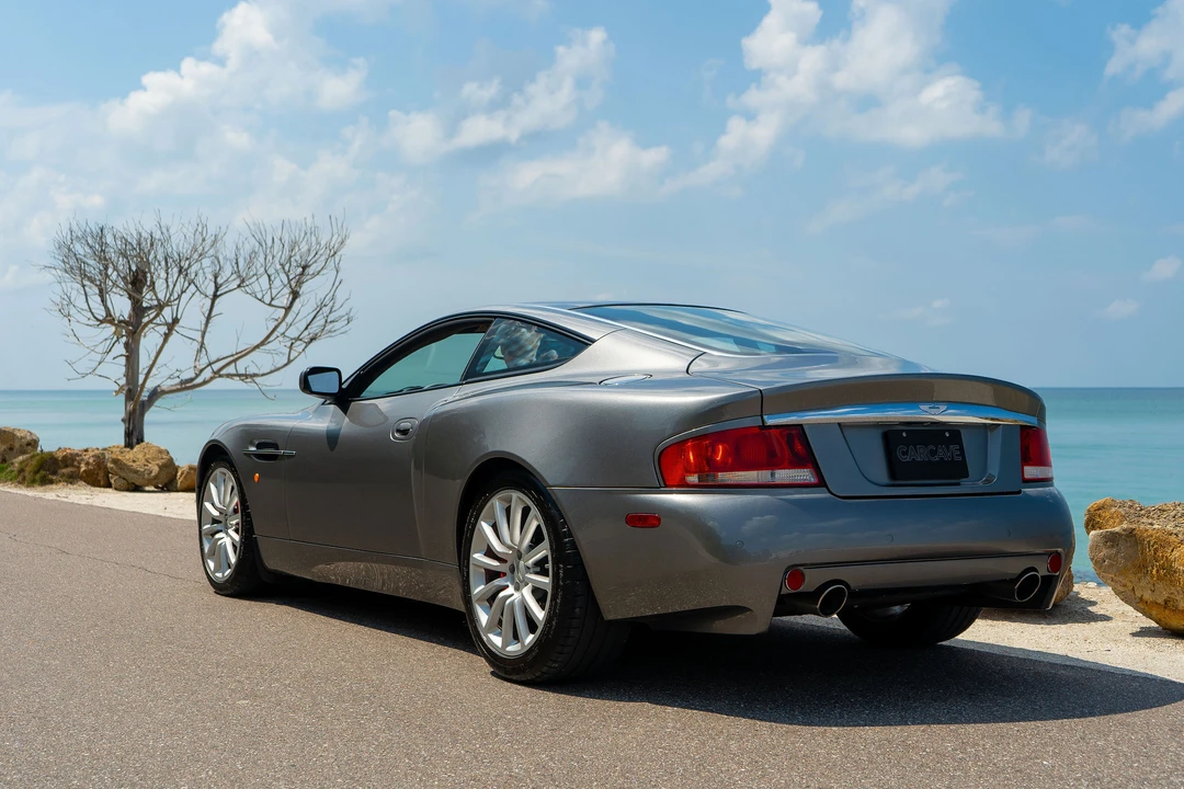 2003 Aston Martin Vanquish 1st Gen - Image 11 of 31