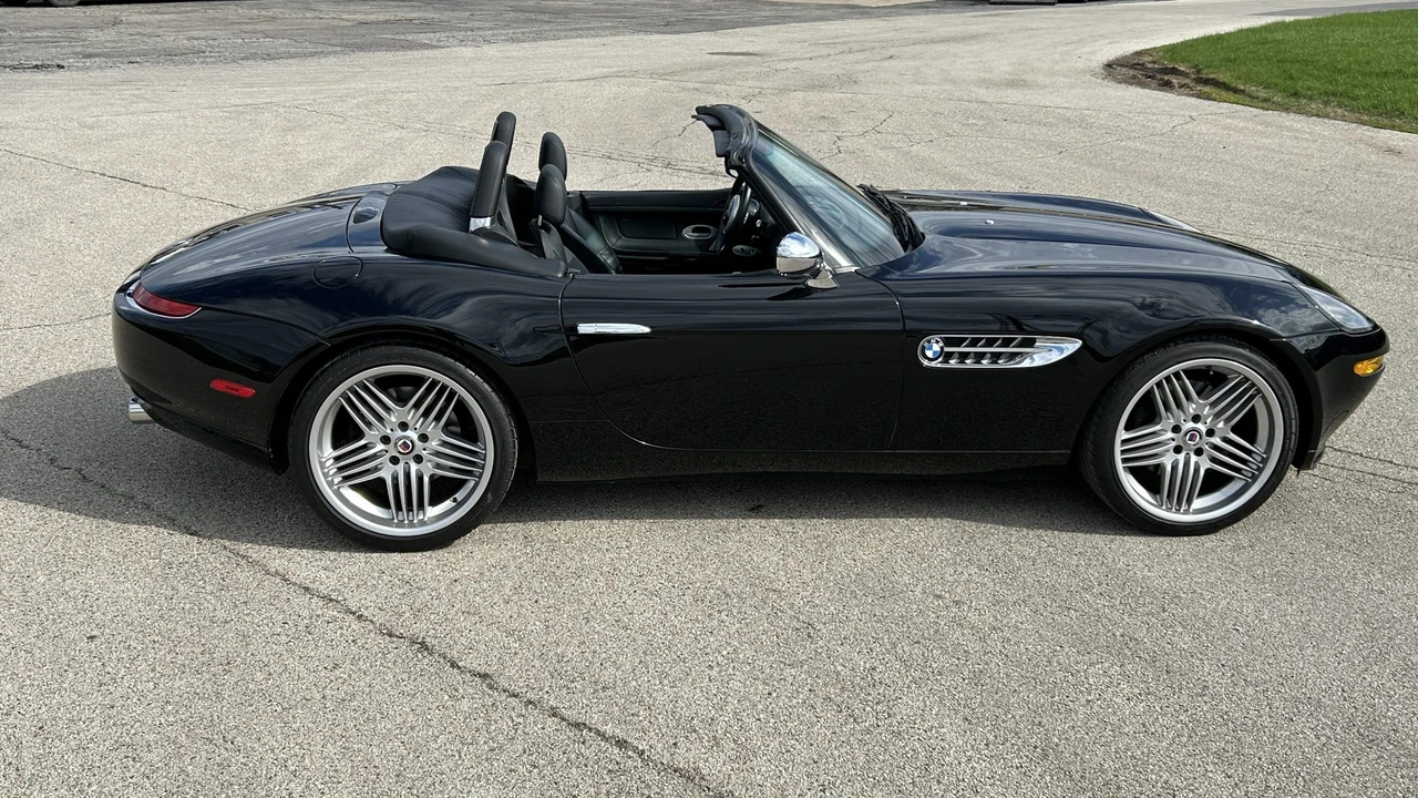 2003 BMW Z8 - Image 28 of 31