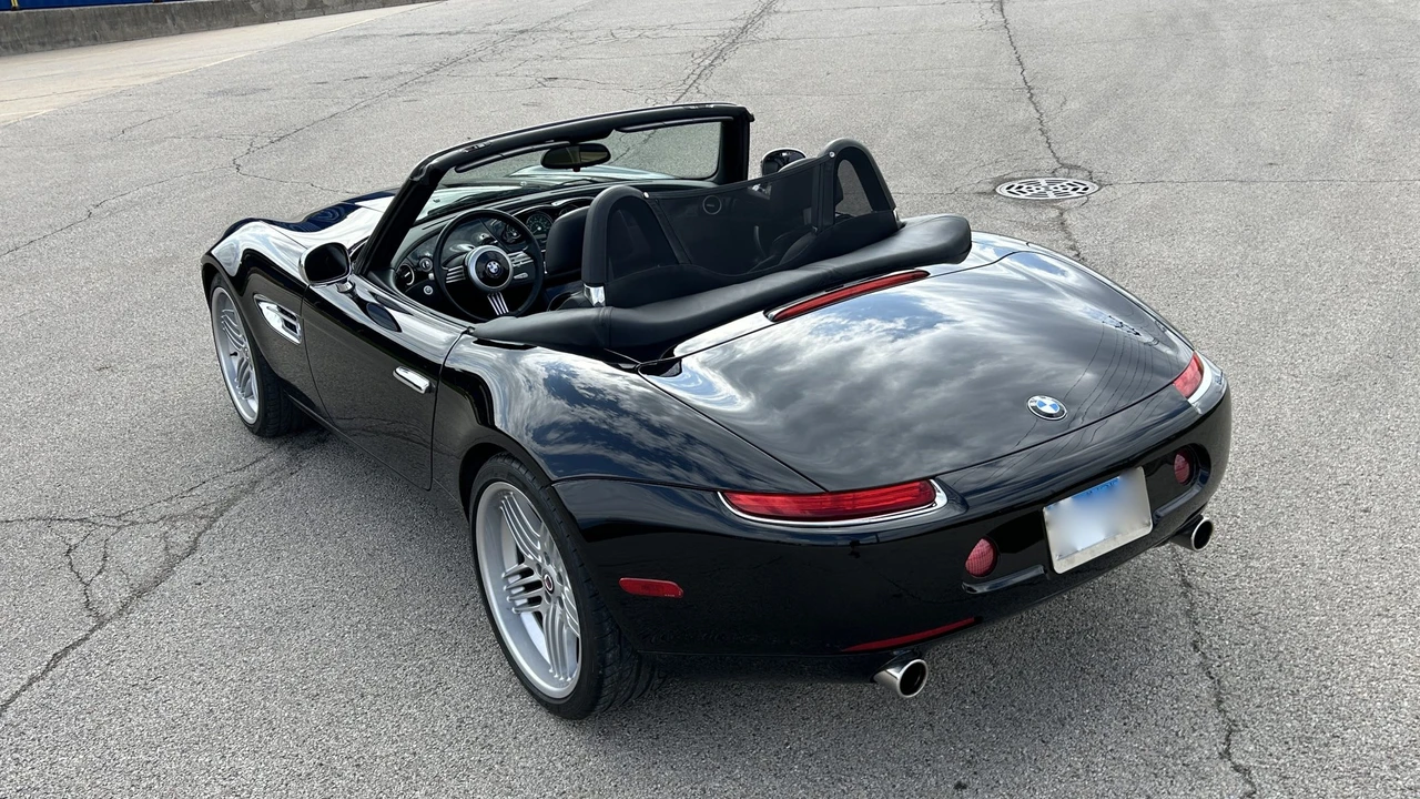 2003 BMW Z8 - Image 11 of 31