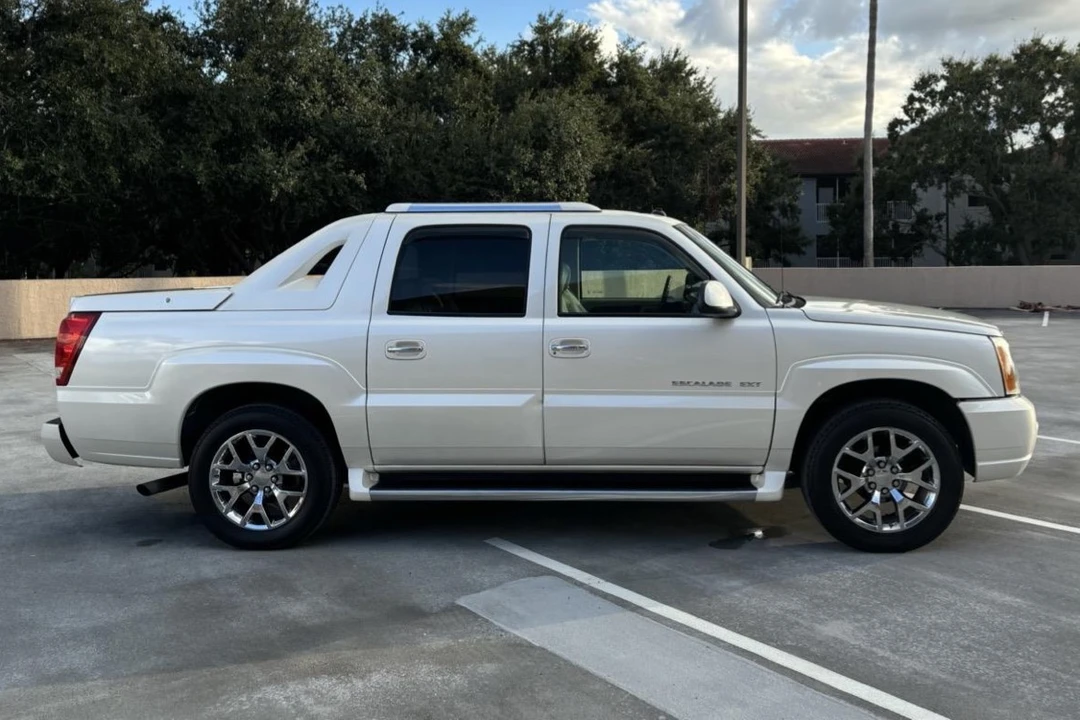 2003 Cadillac Escalade & EXT 2nd Gen - Image 16 of 31