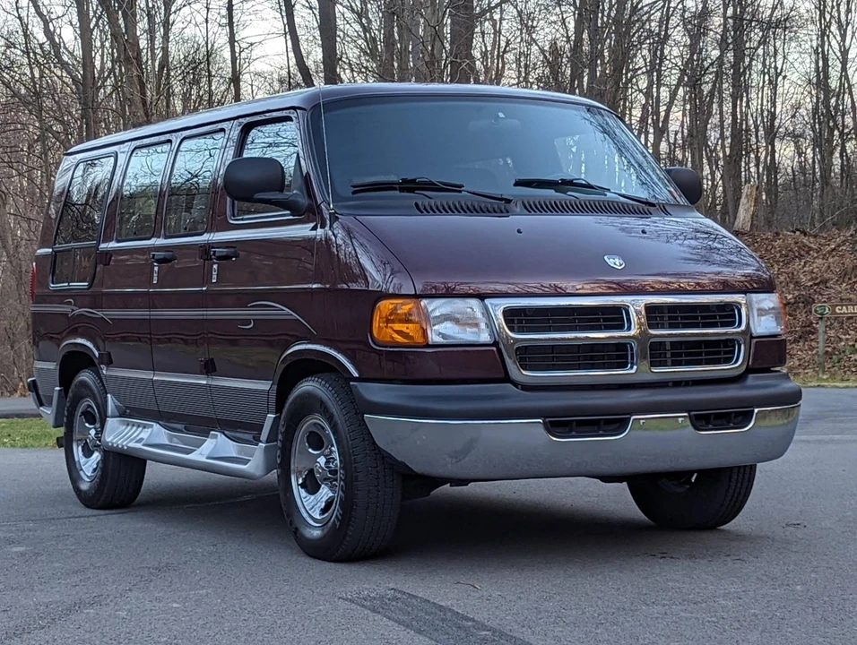 2003 Dodge Ram Van - Image 2 of 31