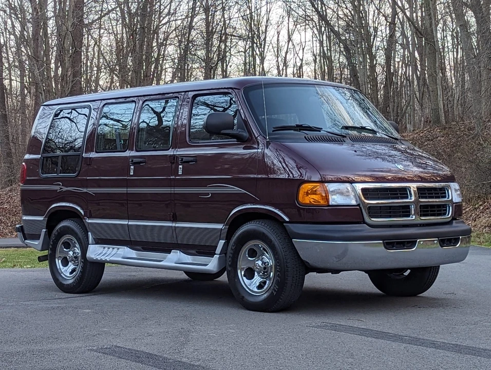 2003 Dodge Ram Van - Image 3 of 31