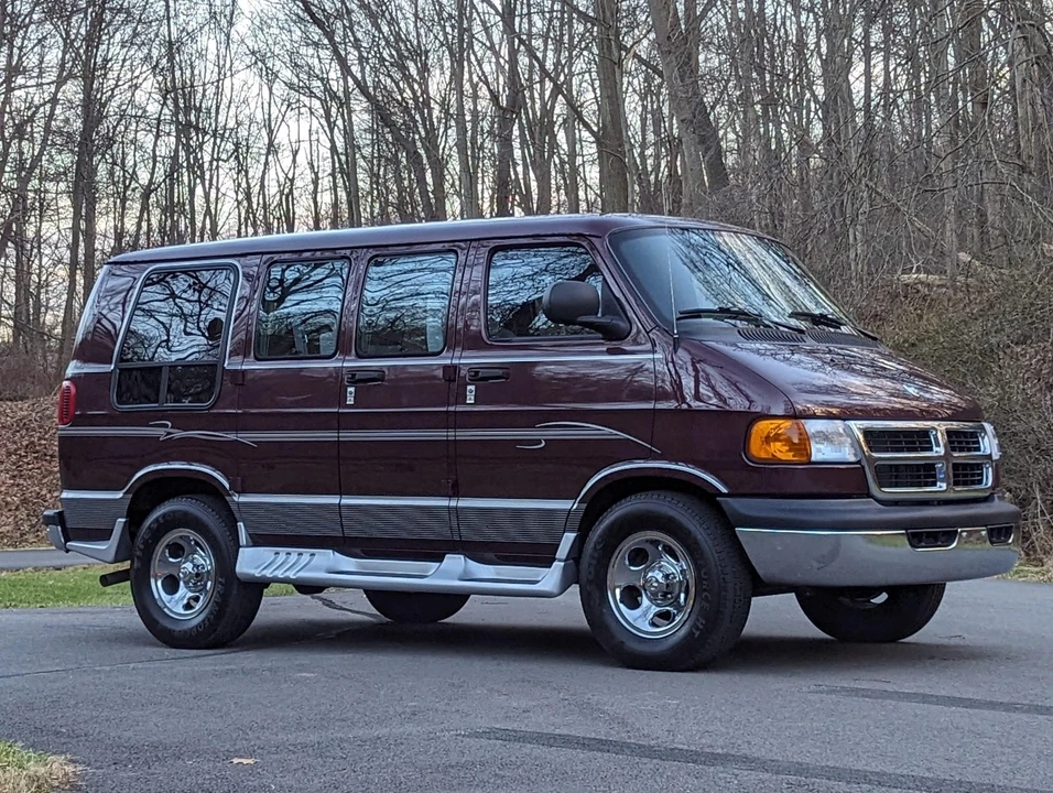 2003 Dodge Ram Van - Image 5 of 31
