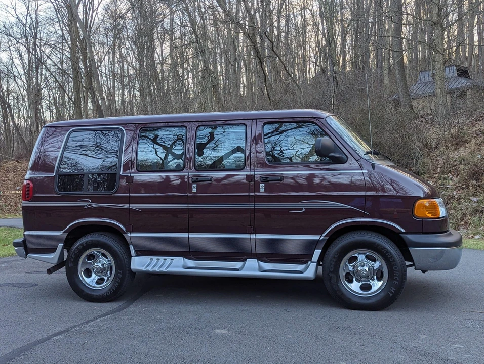 2003 Dodge Ram Van - Image 6 of 31