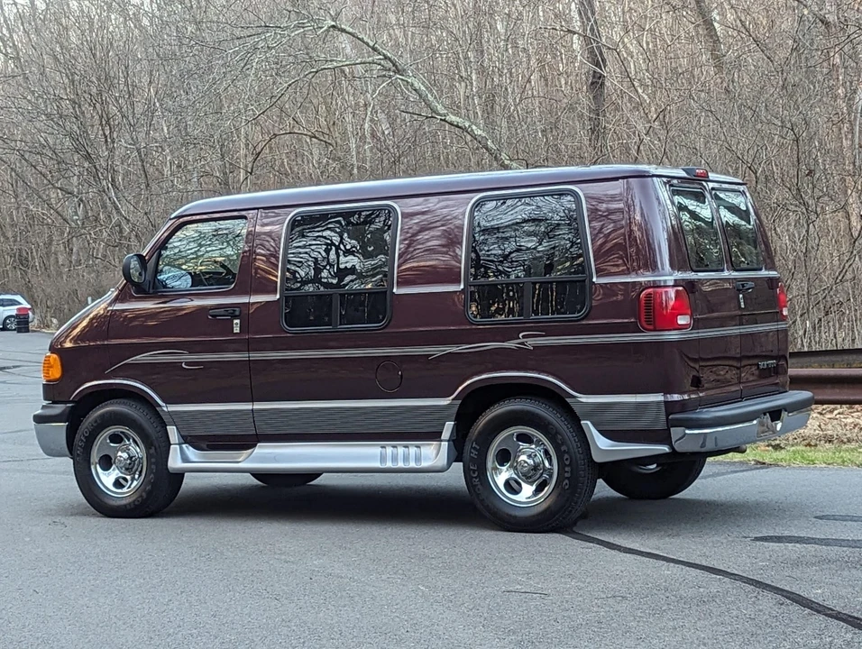 2003 Dodge Ram Van - Image 13 of 31