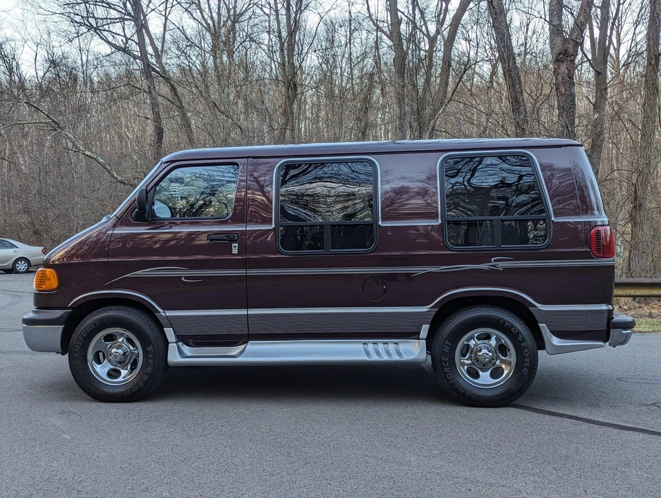 2003 Dodge Ram Van - Image 15 of 31
