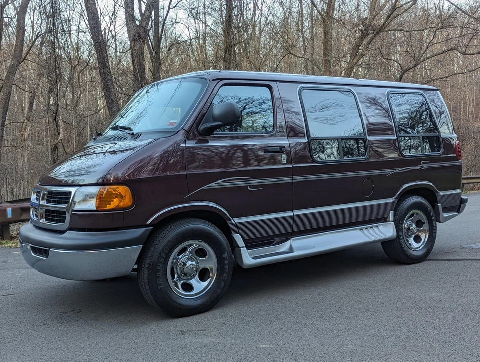 2003 Dodge Ram Van - Image 16 of 31