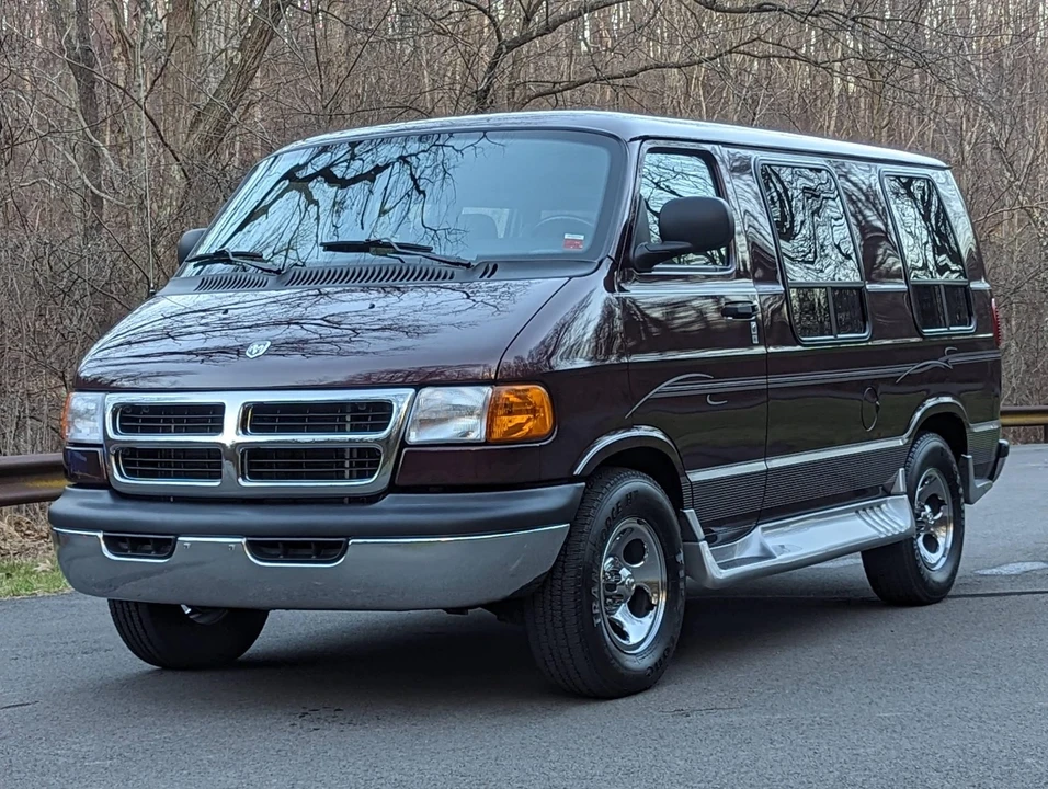 2003 Dodge Ram Van - Image 17 of 31