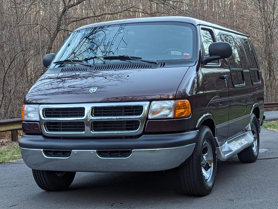 2003 Dodge Ram Van - Image 18 of 31