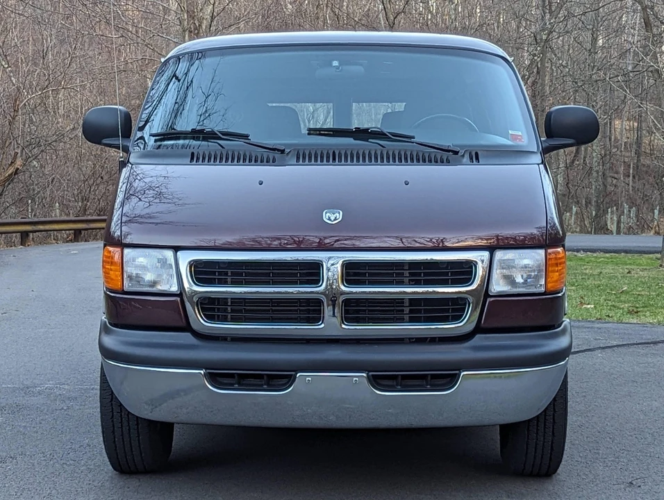 2003 Dodge Ram Van - Image 19 of 31